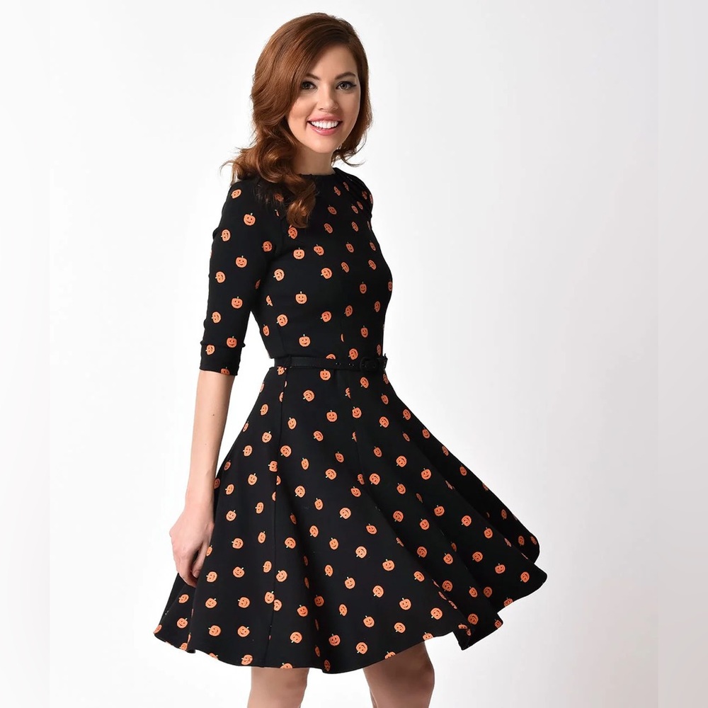 Unique Vintage Halloween pumpkin jack o’lantern dress size medium